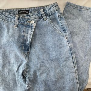 NWOT Pretty Little Thing Crossover Jeans (US 4)